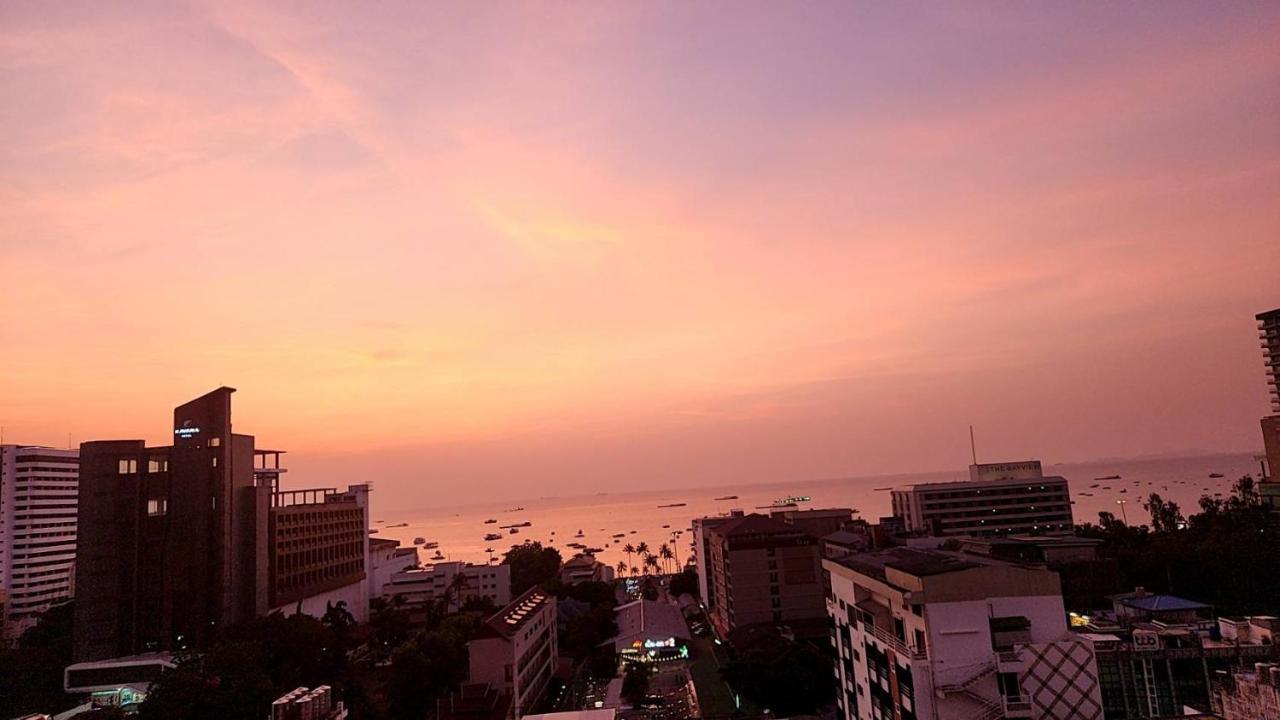 Base Condos Pattaya Exterior photo